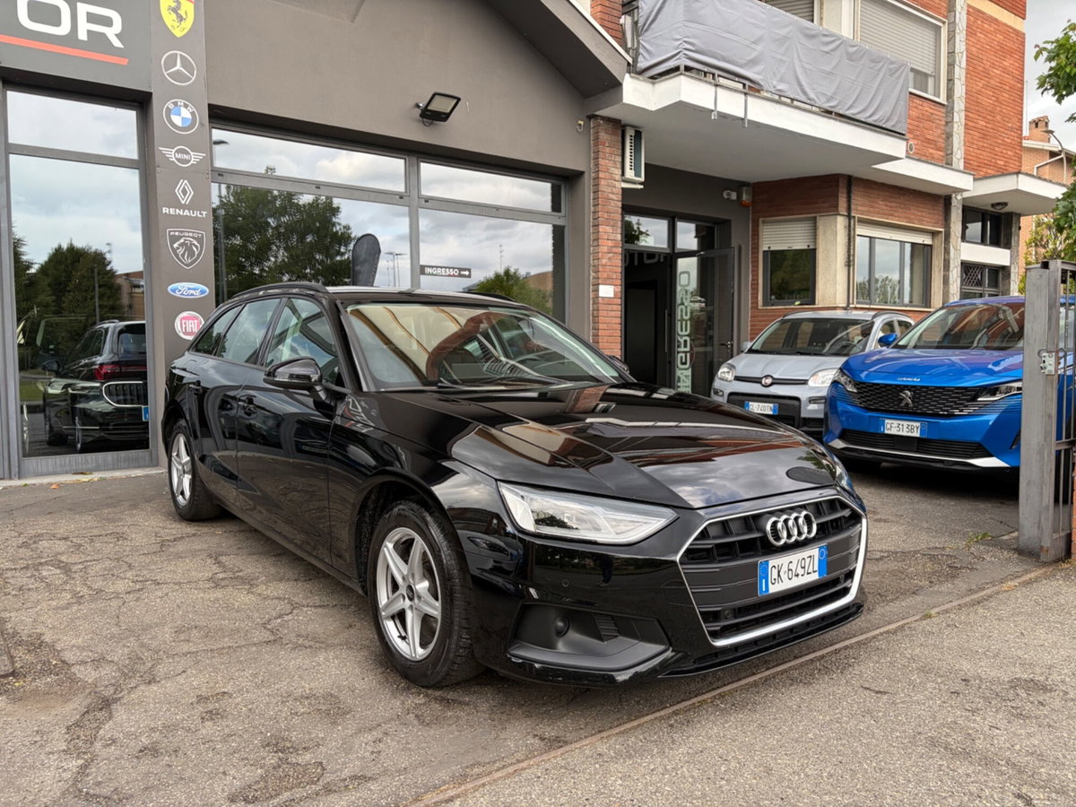 Audi A4 Avant 30 TDI/136 CV S tronic Business Advanced (3)