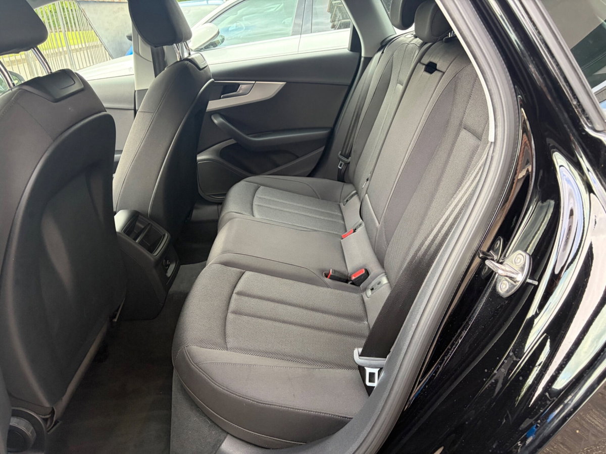 Audi A4 Avant 30 TDI/136 CV S tronic Business Advanced (6)