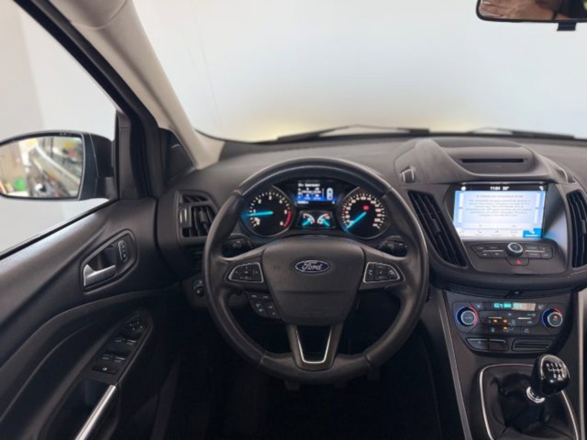 Ford Kuga 1.5 TDCI 120 CV S&S 2WD Business (13)