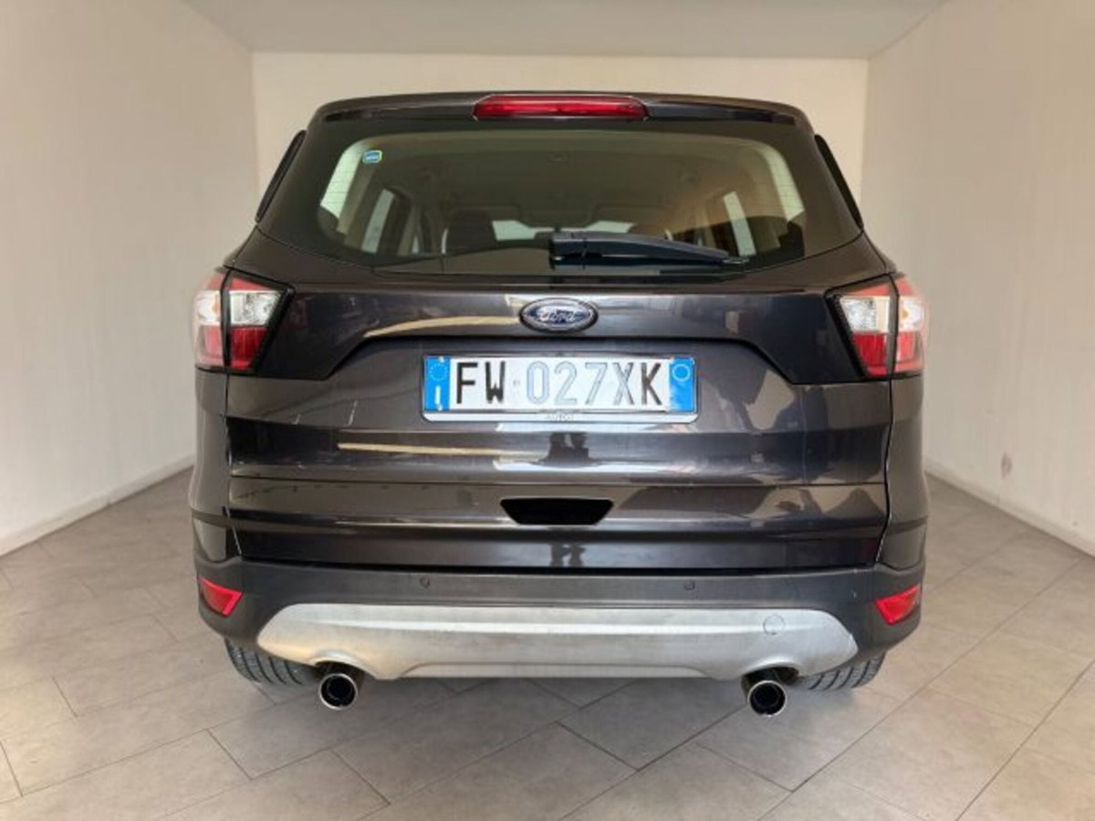 Ford Kuga 1.5 TDCI 120 CV S&S 2WD Business (4)