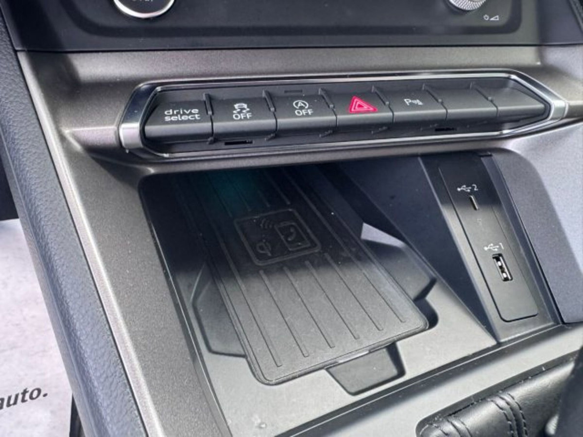 Audi Q3 Sportback 35 2.0 tdi Identity Black s-tronic (15)