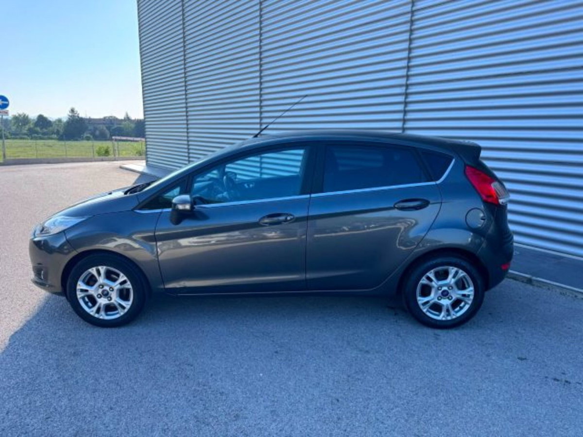 Ford Fiesta 1.4 5p. Bz.- GPL Titanium (8)