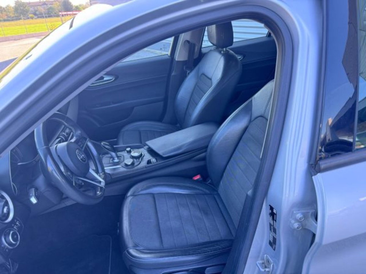 Alfa Romeo Giulia 2.2 Turbodiesel 150 CV AT8 Super (17)