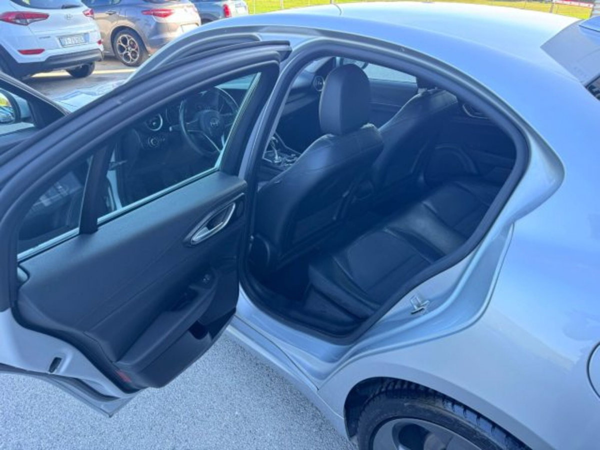Alfa Romeo Giulia 2.2 Turbodiesel 150 CV AT8 Super (19)