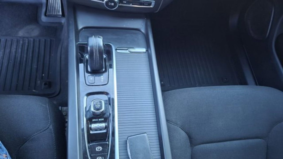 Volvo XC60 B4 (d) AWD Geartronic Business Plus (13)