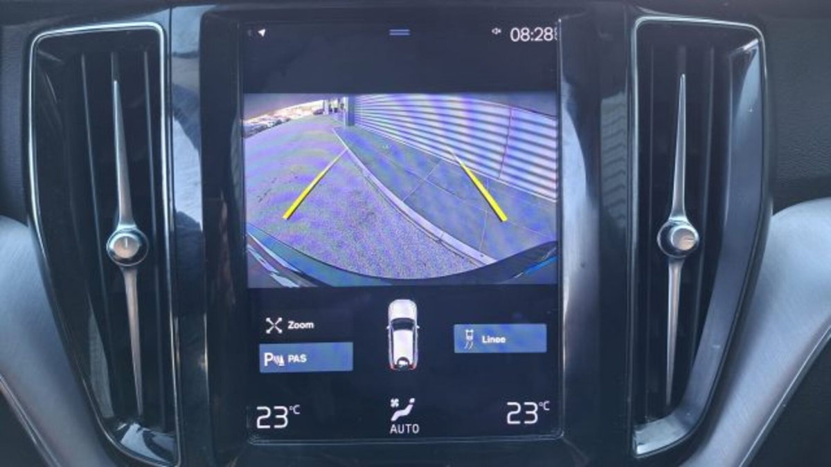 Volvo XC60 B4 (d) AWD Geartronic Business Plus (14)
