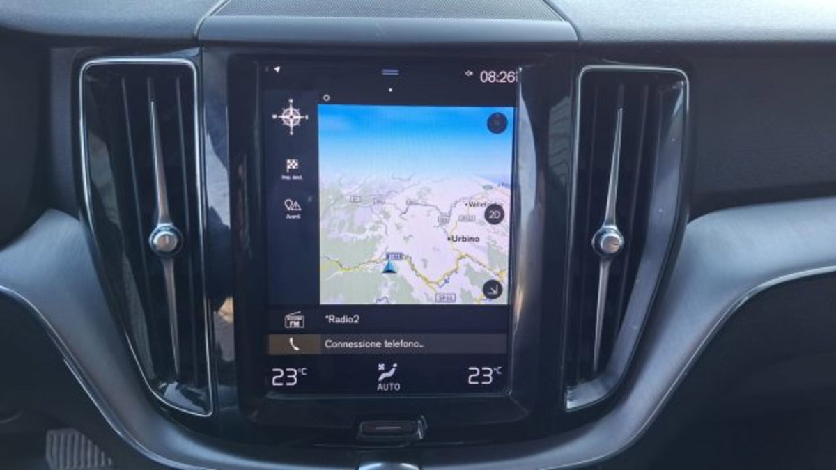 Volvo XC60 B4 (d) AWD Geartronic Business Plus (16)