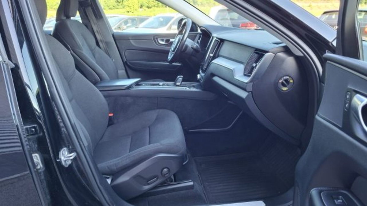 Volvo XC60 B4 (d) AWD Geartronic Business Plus (18)