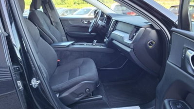 Volvo XC60 B4 (d) AWD Geartronic Business Plus (18)