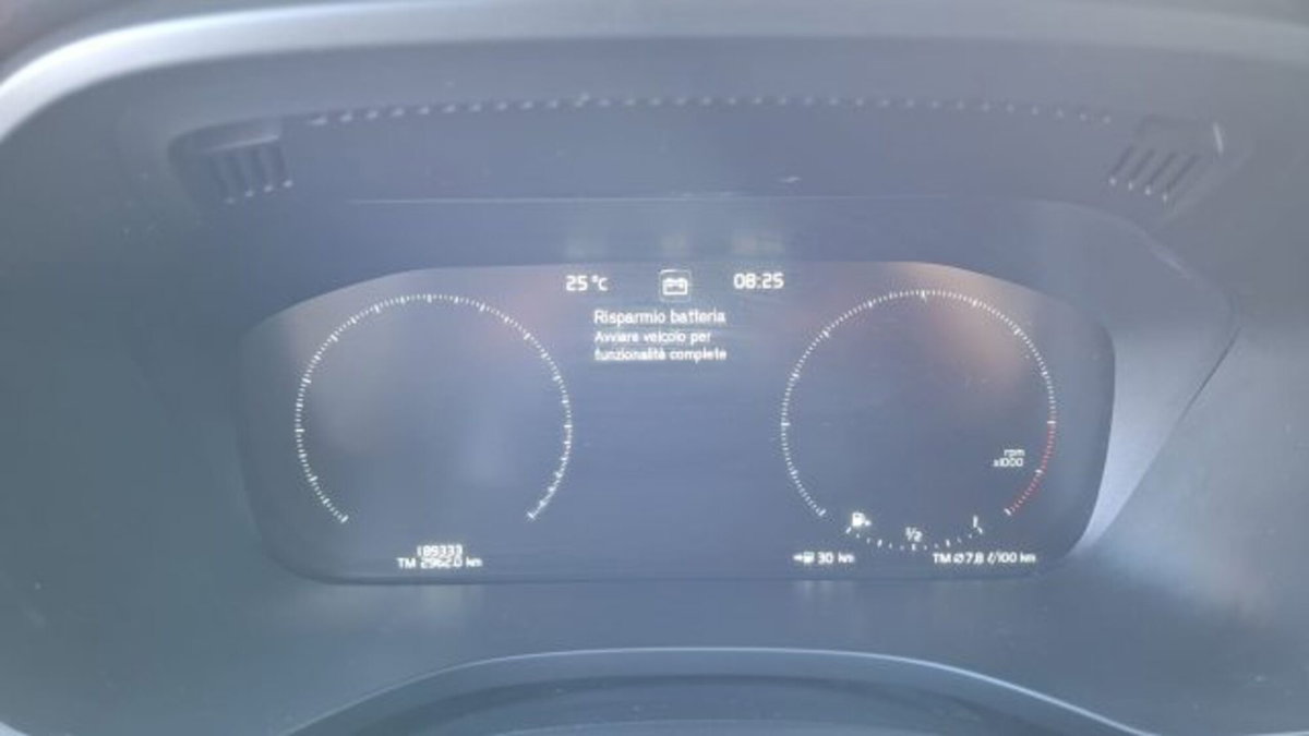 Volvo XC60 B4 (d) AWD Geartronic Business Plus (20)