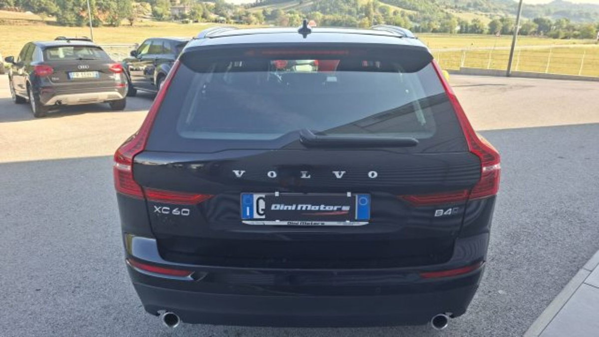 Volvo XC60 B4 (d) AWD Geartronic Business Plus (6)