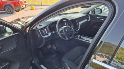 Volvo XC60 B4 (d) AWD Geartronic Business Plus (9)
