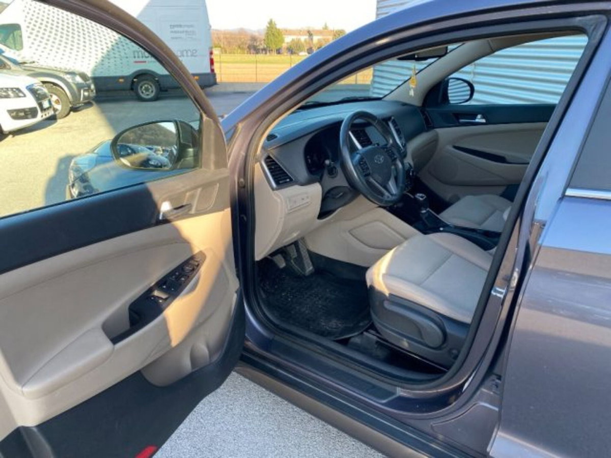 Hyundai Tucson 1.7 CRDi Classic (8)