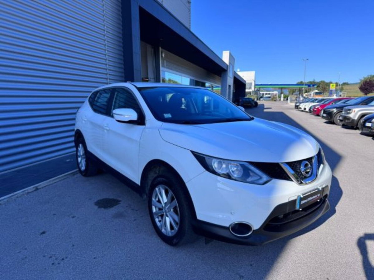 Nissan Qashqai 1.5 dCi Tekna (3)