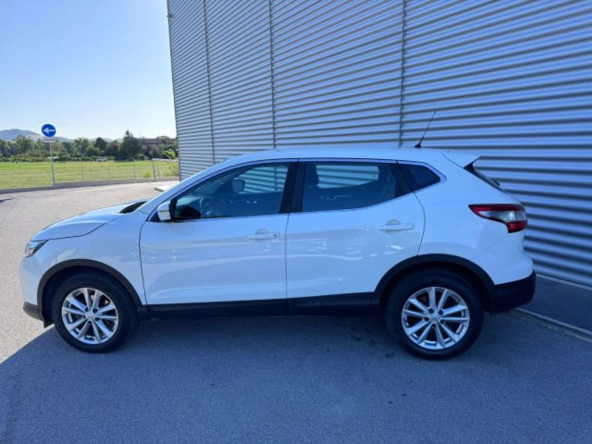 Nissan Qashqai 1.5 dCi Tekna (8)