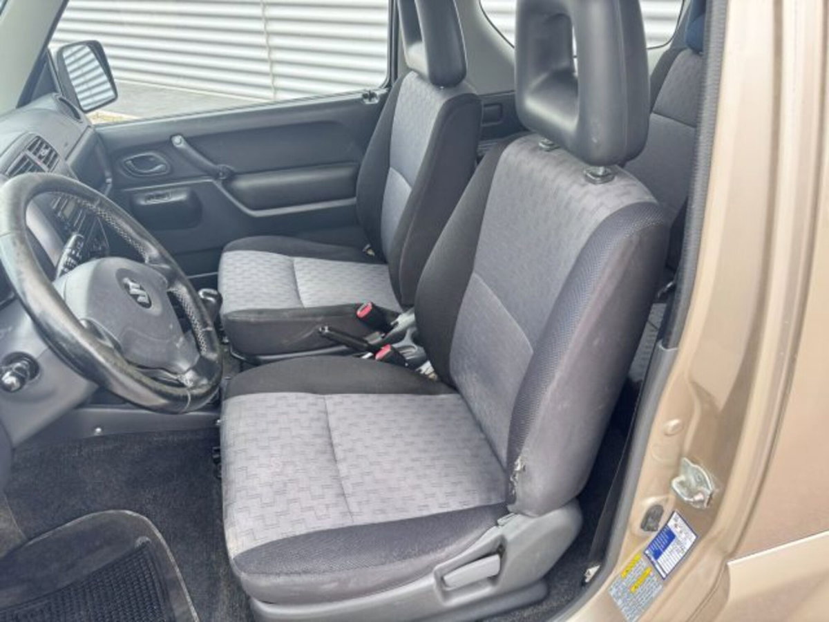 Suzuki Jimny 1.5 DDiS cat 4WD JLX Più (14)