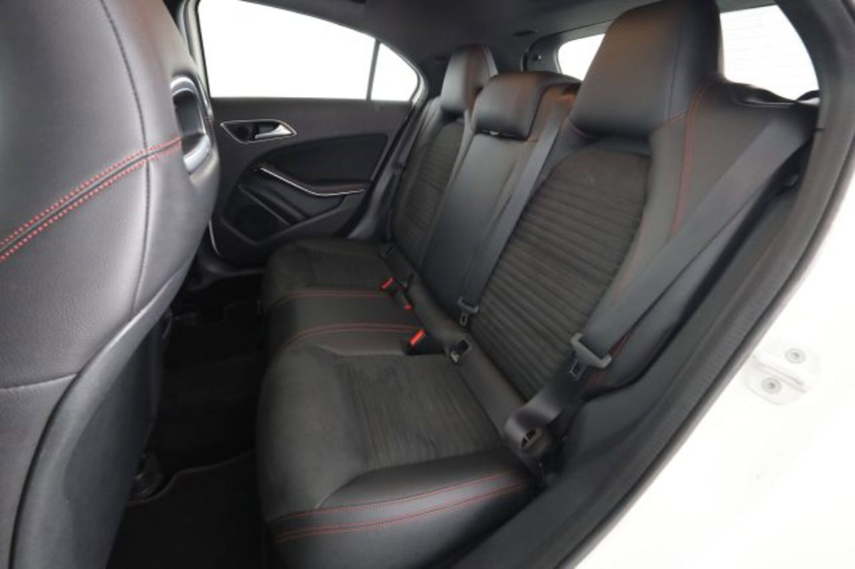 Mercedes-Benz Classe A 180 d Automatic Premium (3)