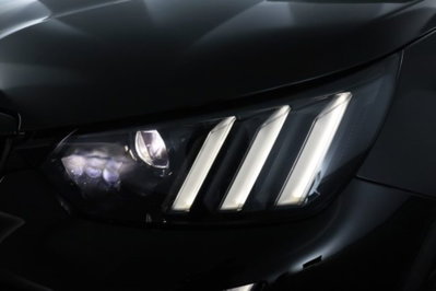 Peugeot 2008 PureTech 130 S&S EAT8 GT Pack (9)