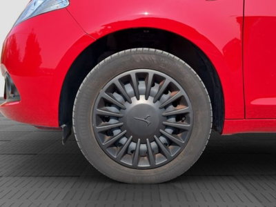 Lancia Ypsilon 1.0 FireFly 5 porte S&S Hybrid Ecochic Silver (16)