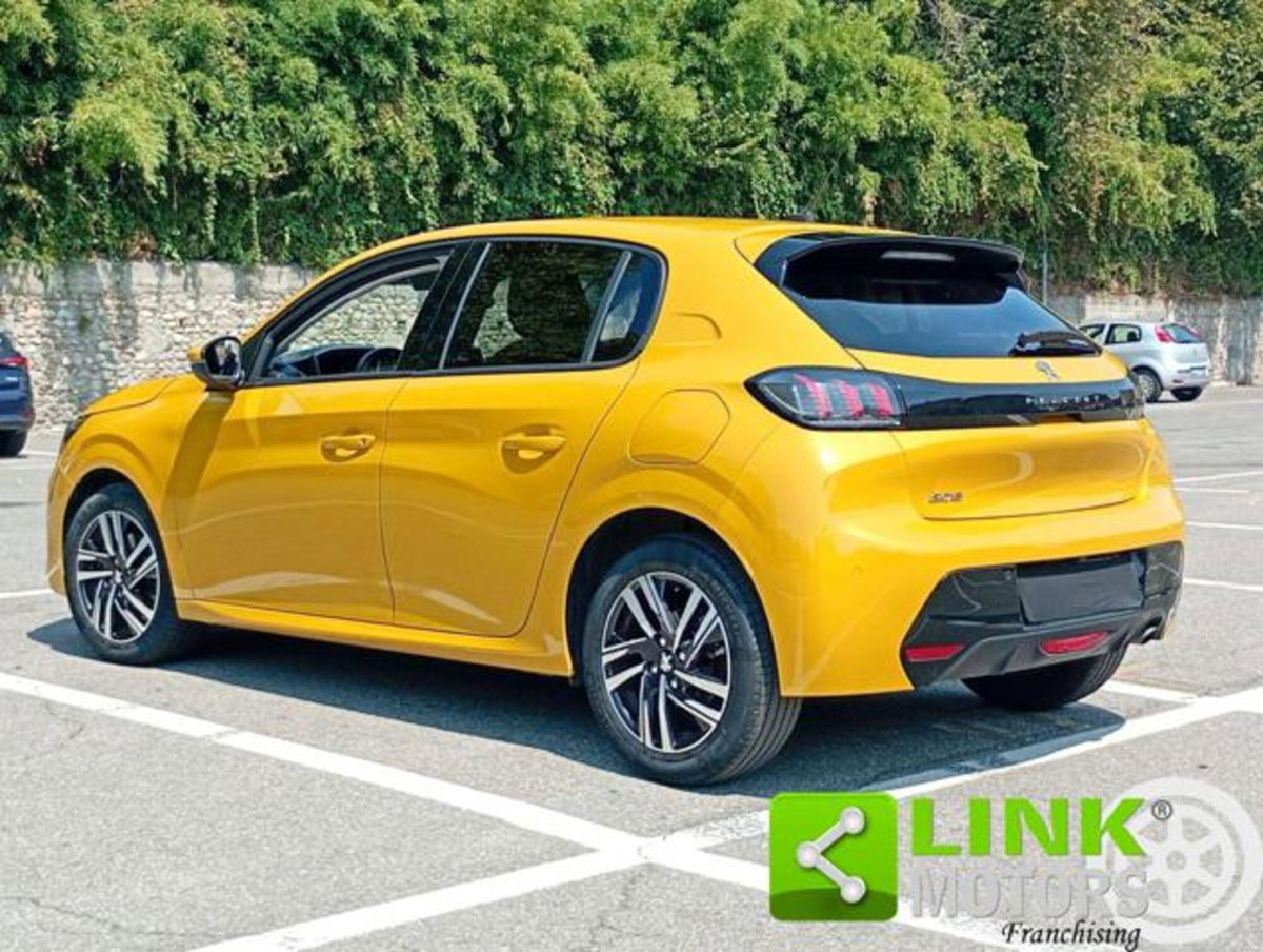 Peugeot 208 PureTech 100 Stop&Start EAT8 5 porte Allure Pack (10)