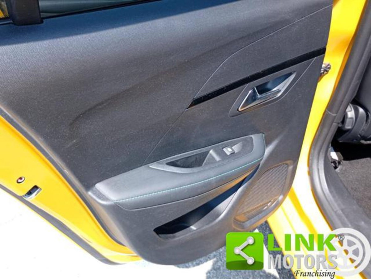 Peugeot 208 PureTech 100 Stop&Start EAT8 5 porte Allure Pack (13)