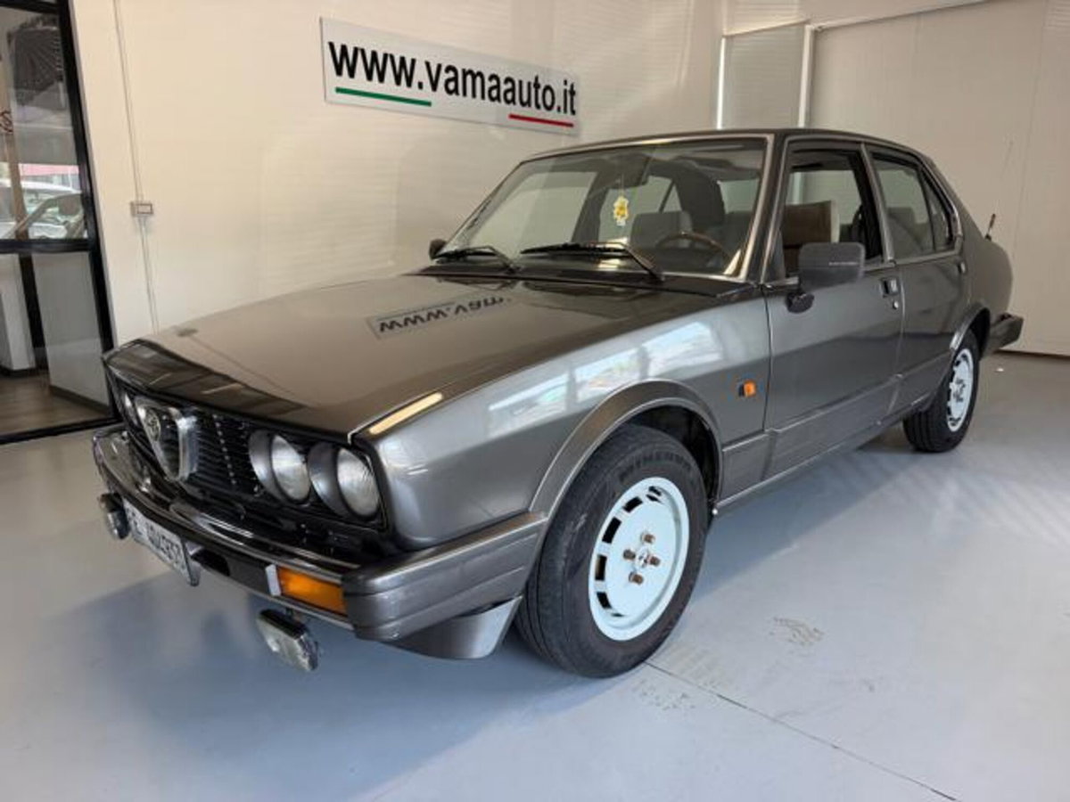 Alfa Romeo Alfetta 2.0i Quadrifoglio Oro