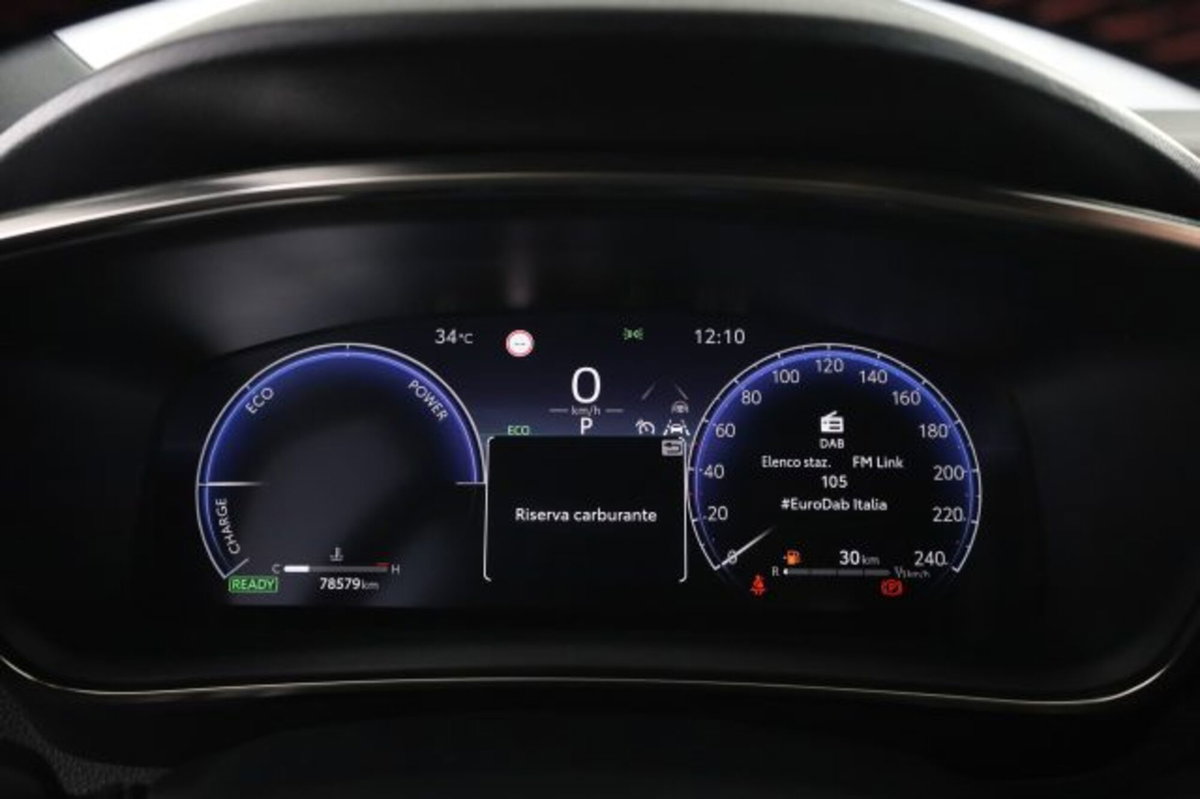 Toyota Corolla GR SPORT 1.8 Hybrid Bi-Tone (7)