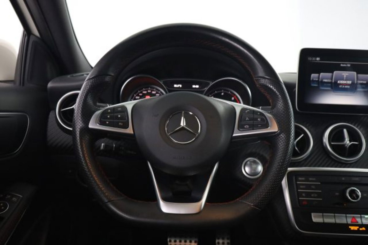 Mercedes-Benz Classe A 180 d Automatic Premium (5)