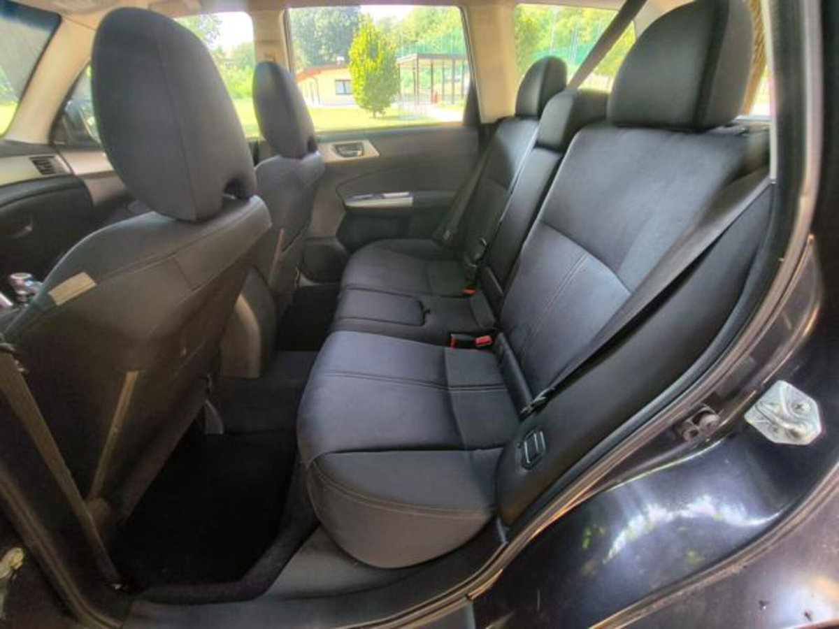 Subaru Forester 2.0D X BR (12)