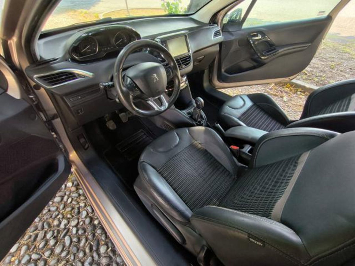 Peugeot 208 HDi 68 CV 3 porte Access (12)
