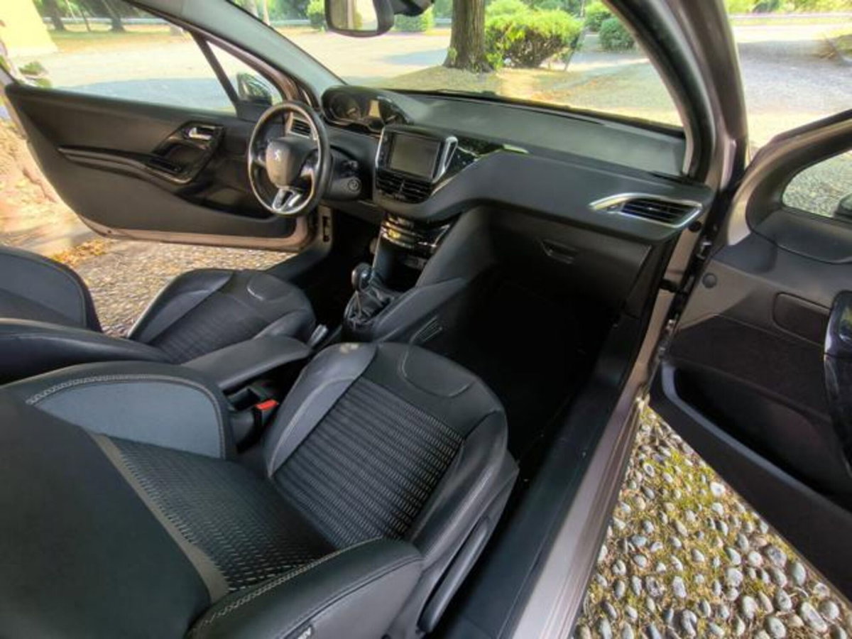 Peugeot 208 HDi 68 CV 3 porte Access (18)