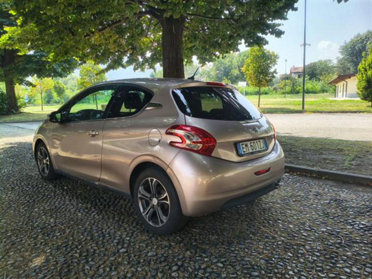 Peugeot 208 HDi 68 CV 3 porte Access (5)