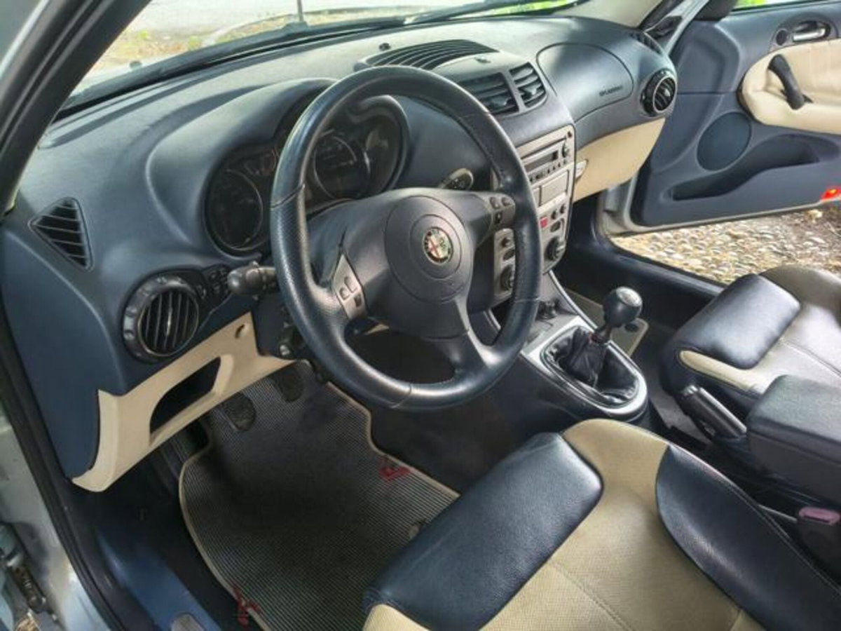 Alfa Romeo 147 1.9 JTD (120) 5 porte C'N'C (17)