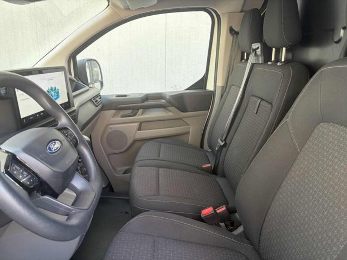 Ford Transit Custom Furgone 280 2.0 ecoblue 136cv Titanium L1H1 A8 (18)