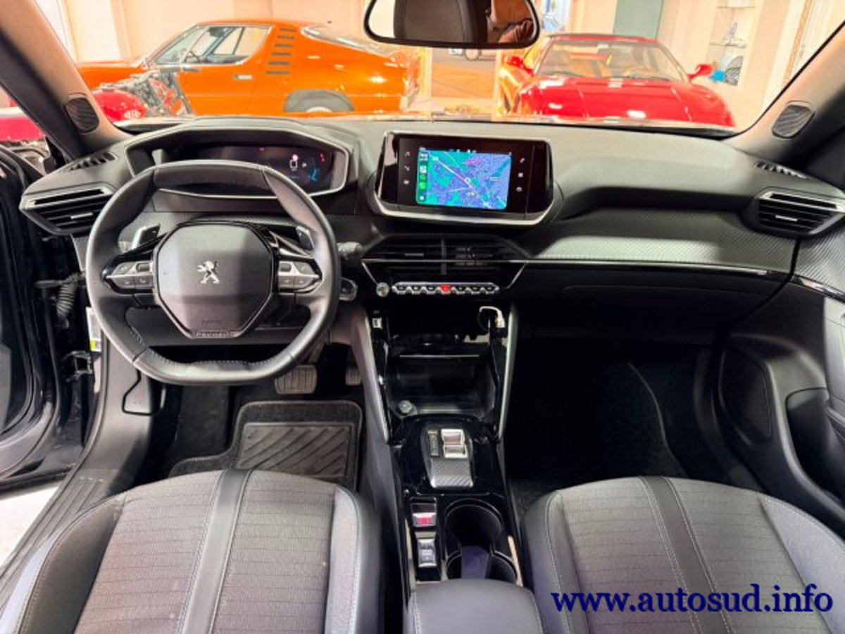 Peugeot 2008 BlueHDi 130 S&S EAT8 Allure Pack (17)