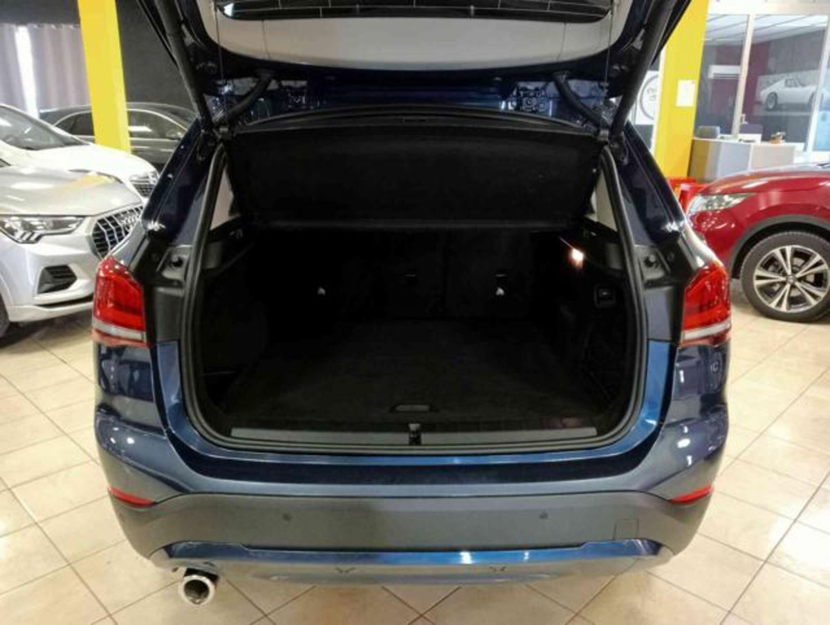BMW X1 sDrive16d Business (11)