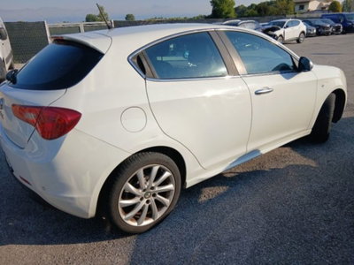 Alfa Romeo Giulietta 2.0 JTDm-2 Distinctive 140cv (3)