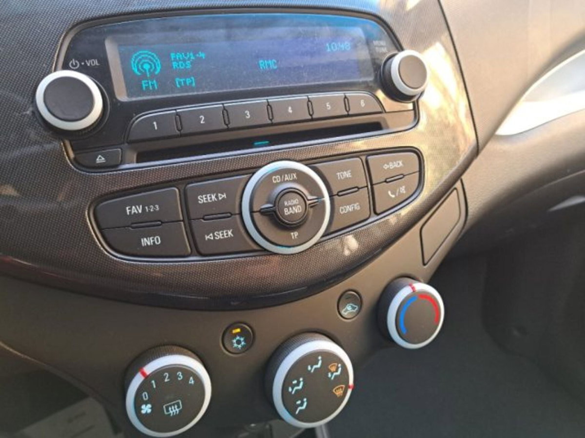 Chevrolet Spark 1.0 LS (13)