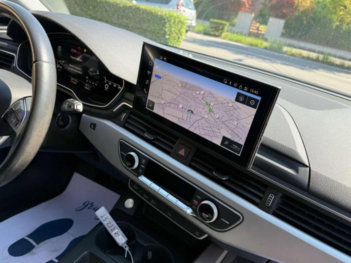 Audi A4 Avant 30 TDI/136 CV S tronic Business Advanced (15)