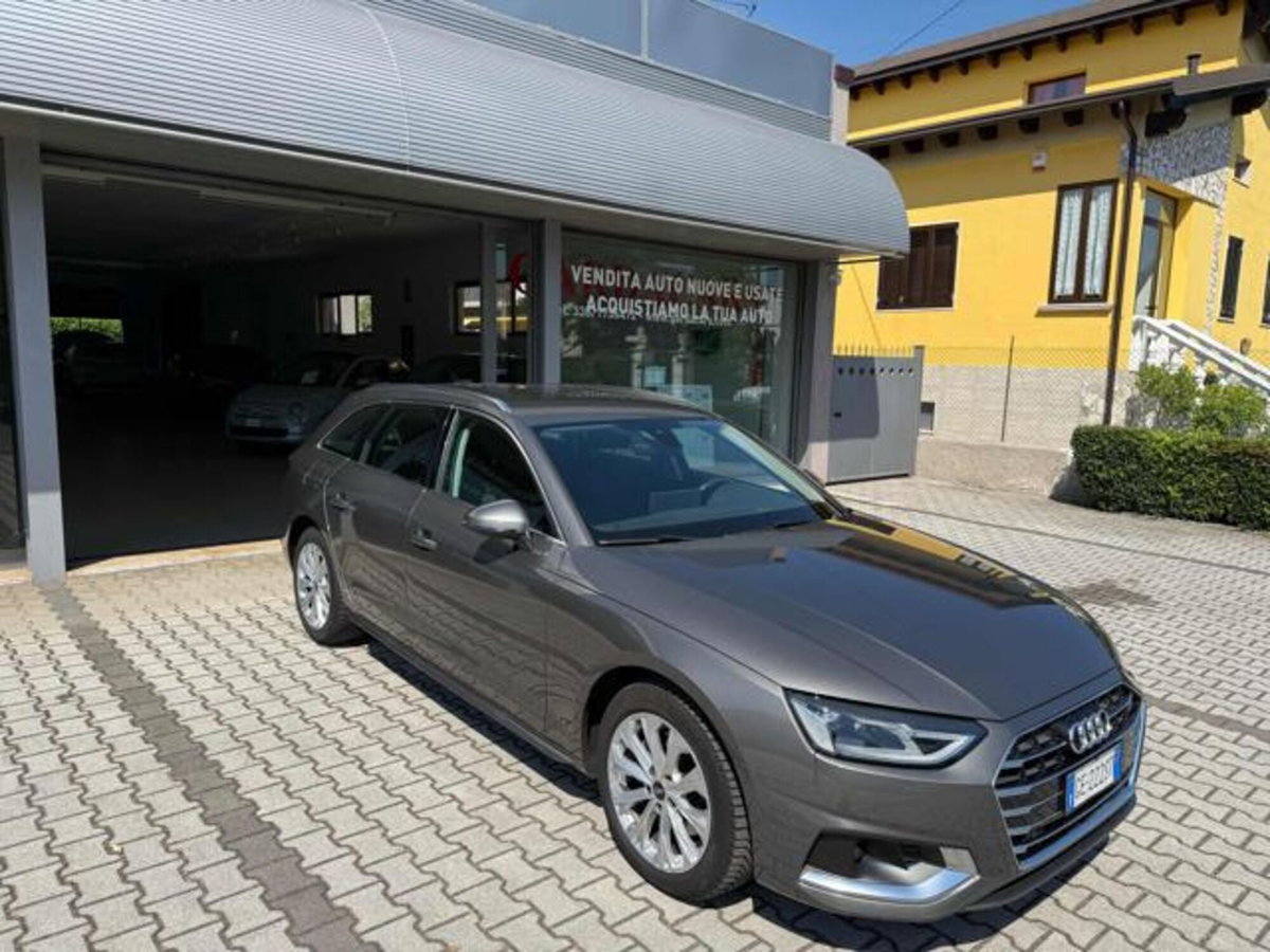 Audi A4 Avant 30 TDI/136 CV S tronic Business Advanced (4)