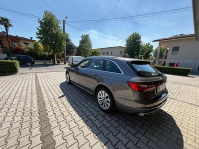 Audi A4 Avant 30 TDI/136 CV S tronic Business Advanced (9)