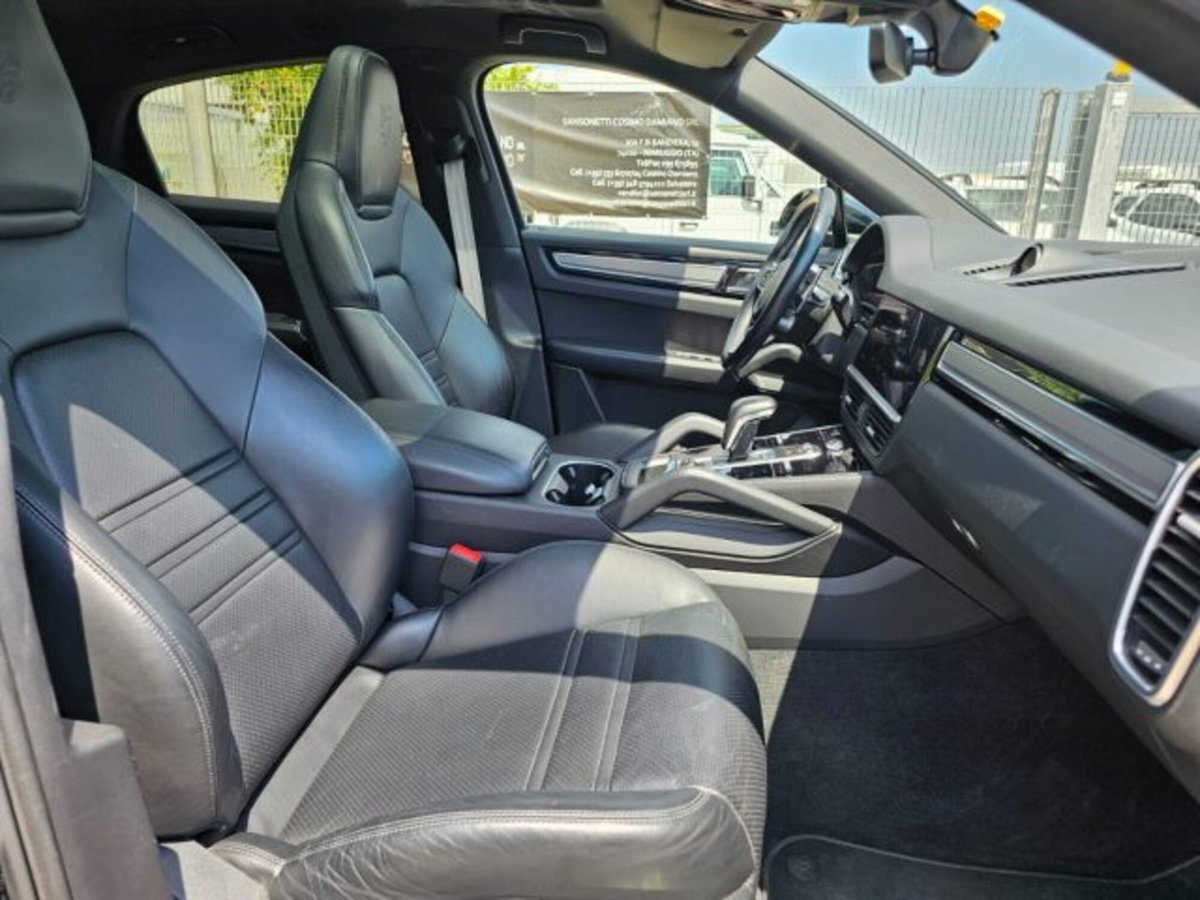 Porsche Cayenne Coupé 3.0 V6 Platinum Edition (18)