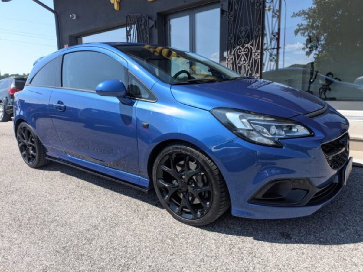 Opel Corsa Coupé 1.6 Turbo OPC (2)