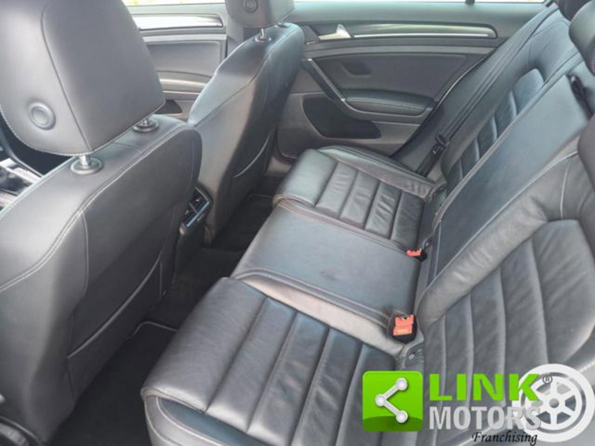 Volkswagen Golf 2.0 TSI 4mot. DSG 5p. R (15)