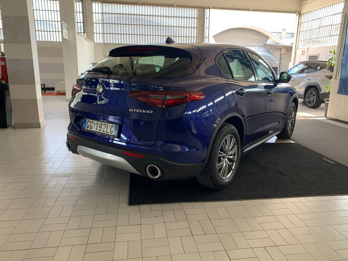 Alfa Romeo Stelvio Stelvio 2.2 Turbodiesel 190 CV AT8 RWD Business (4)