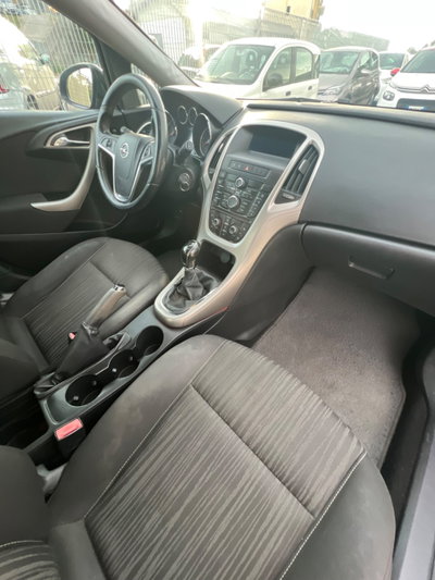 Opel Astra 1.7 CDTI 110CV 5 porte Cosmo (16)