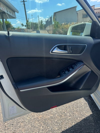 Mercedes-Benz Classe A 180 d Premium (12)