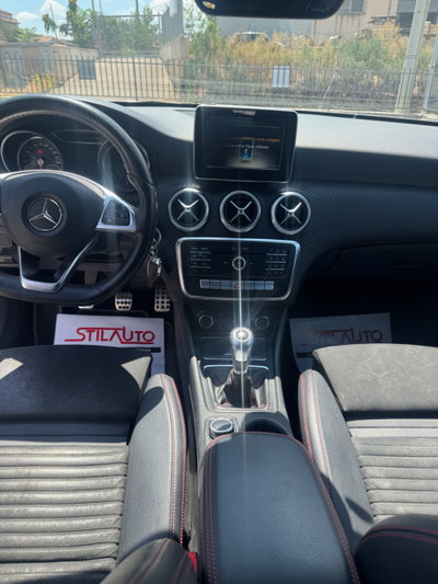 Mercedes-Benz Classe A 180 d Premium (13)
