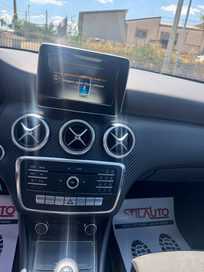 Mercedes-Benz Classe A 180 d Premium (14)