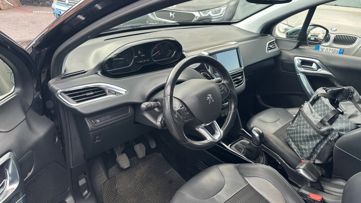 Peugeot 2008 100 S&S Allure (8)
